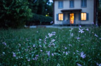 tips to protect your home from burglars