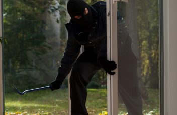 Burglary to home on the suburbs
